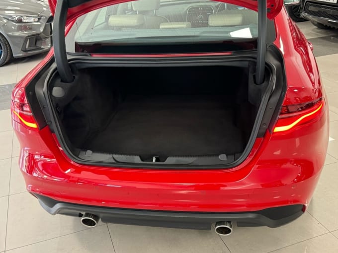2025 Jaguar Xe