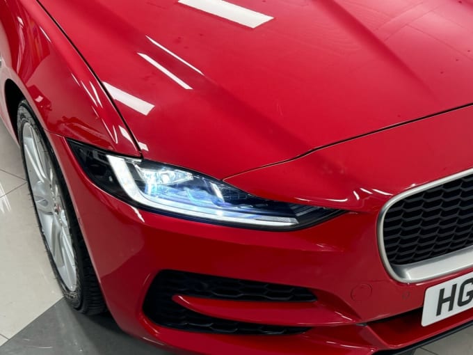 2025 Jaguar Xe