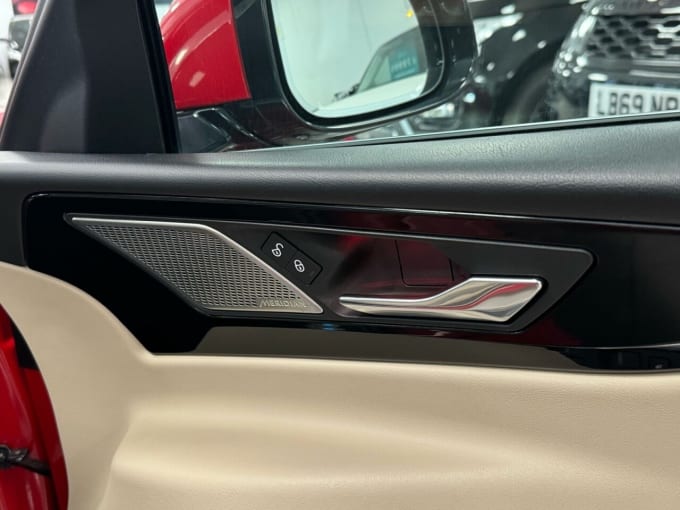 2025 Jaguar Xe