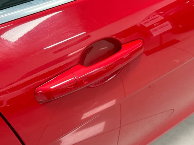 2025 Jaguar Xe
