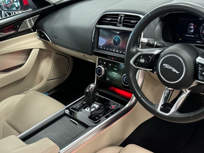 2025 Jaguar Xe