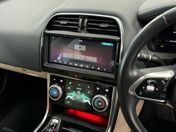 2025 Jaguar Xe