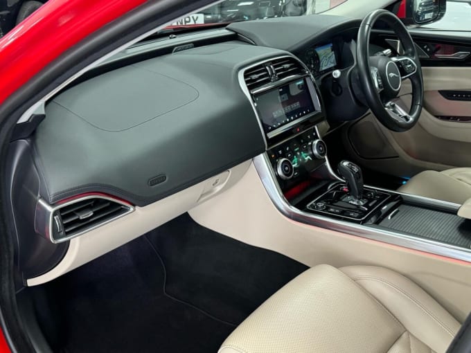 2025 Jaguar Xe