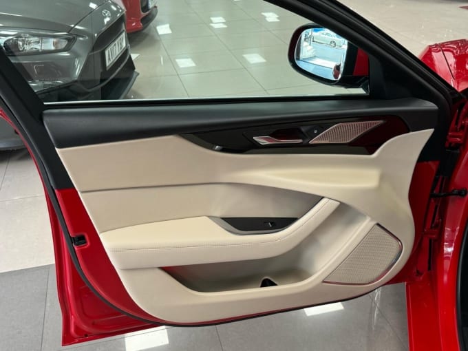2025 Jaguar Xe