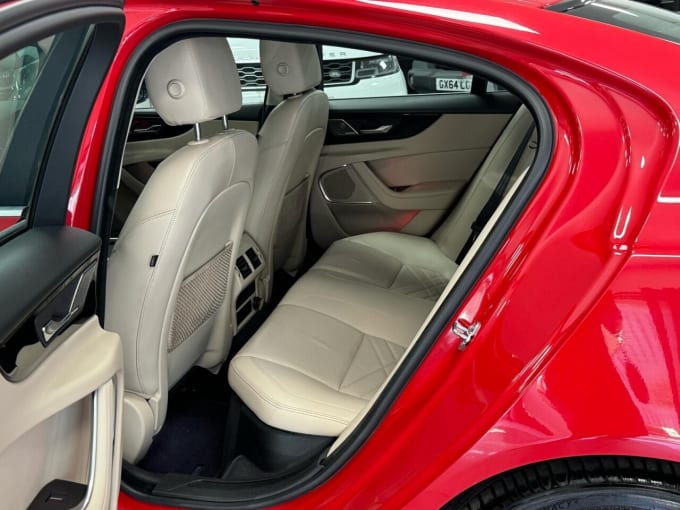 2025 Jaguar Xe