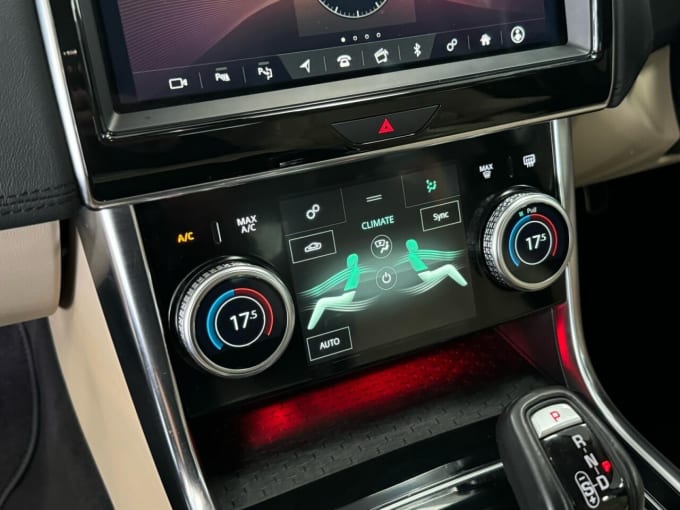 2025 Jaguar Xe