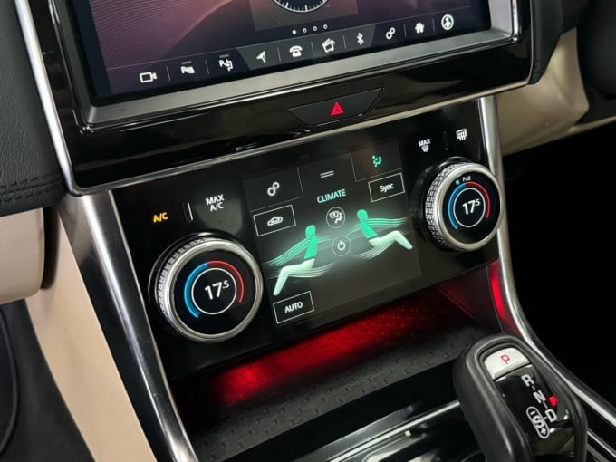 2025 Jaguar Xe