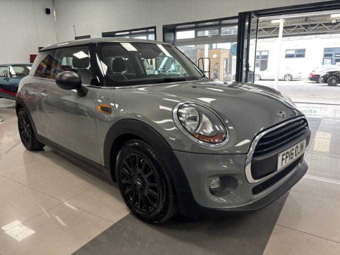2025 Mini Hatch