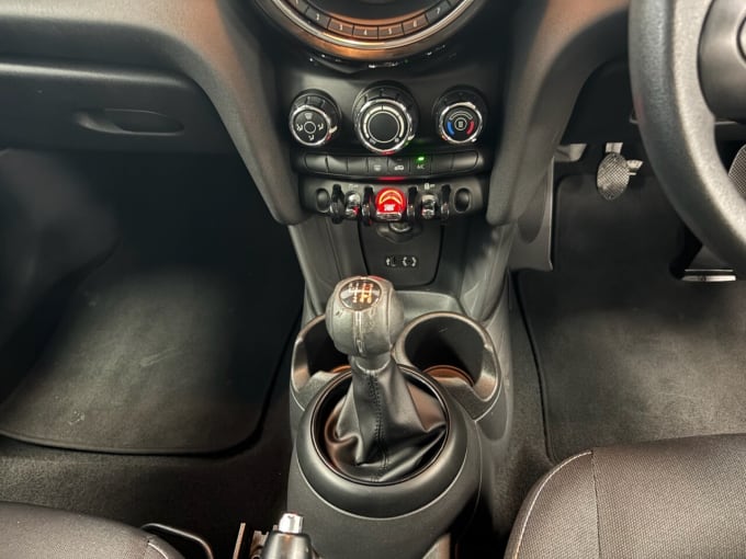 2025 Mini Hatch