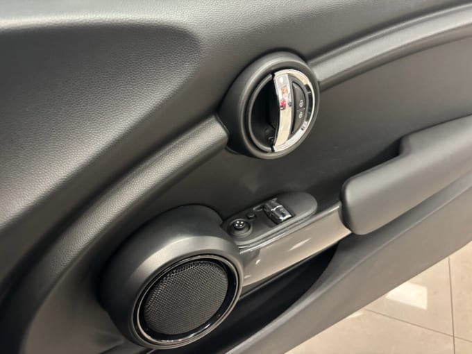 2025 Mini Hatch