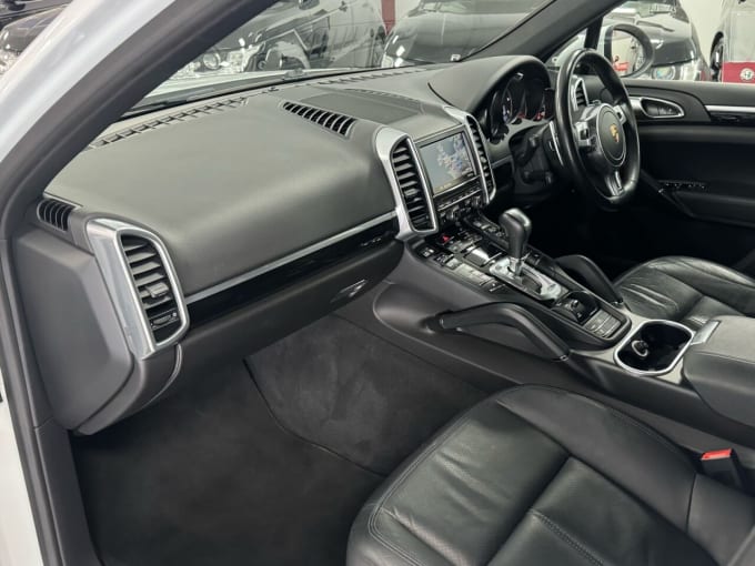 2025 Porsche Cayenne