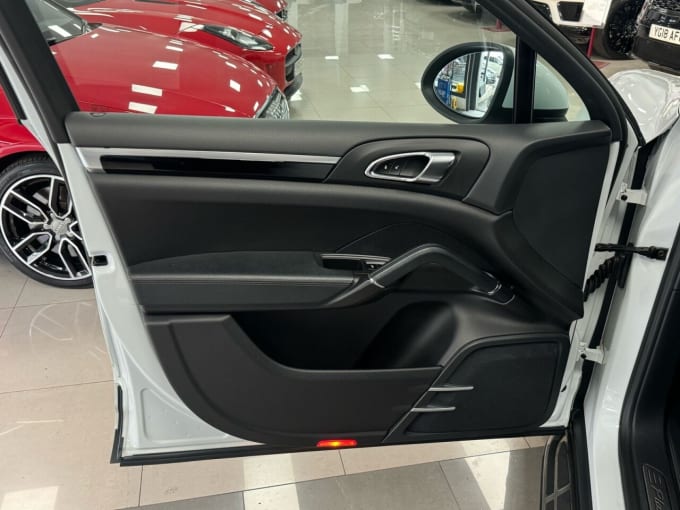 2025 Porsche Cayenne