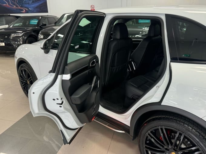 2025 Porsche Cayenne