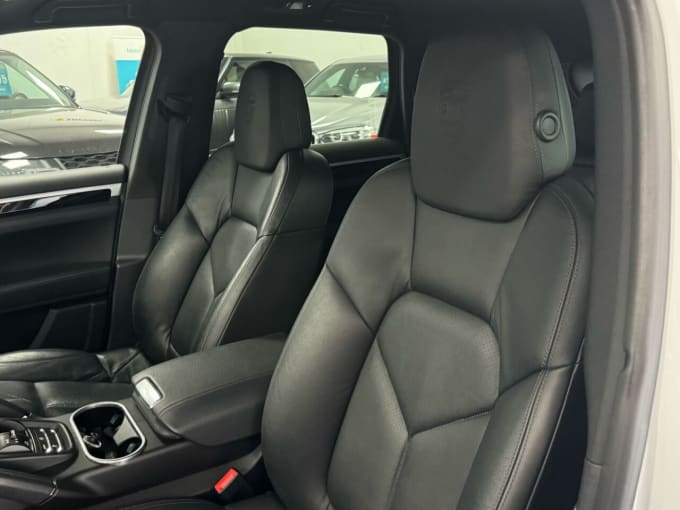 2025 Porsche Cayenne