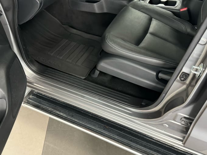 2025 Nissan Navara