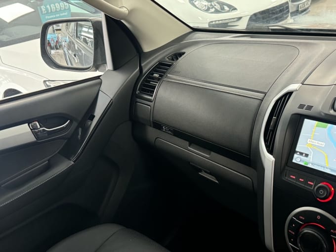 2025 Isuzu D-max