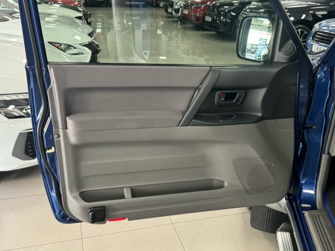 2025 Mitsubishi Shogun