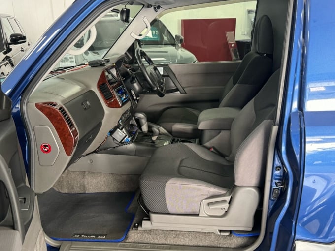 2025 Mitsubishi Shogun