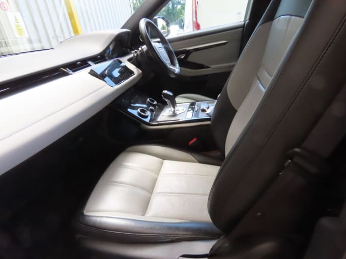 2025 Land Rover Range Rover Evoque