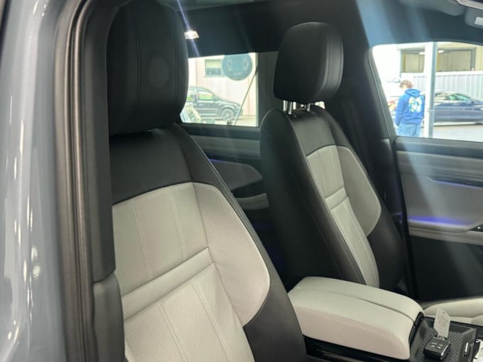 2025 Land Rover Range Rover Evoque