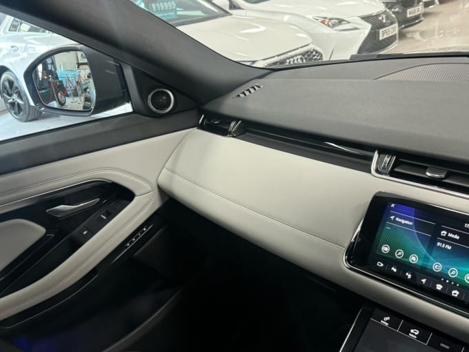 2025 Land Rover Range Rover Evoque