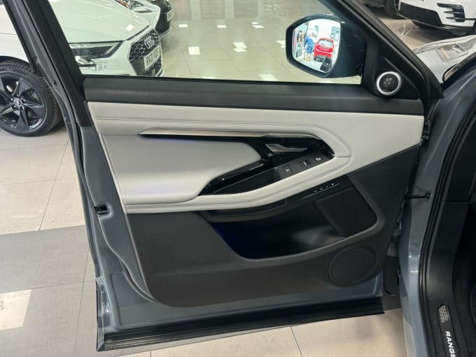 2025 Land Rover Range Rover Evoque