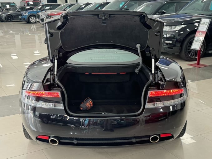 2025 Aston Martin Db9