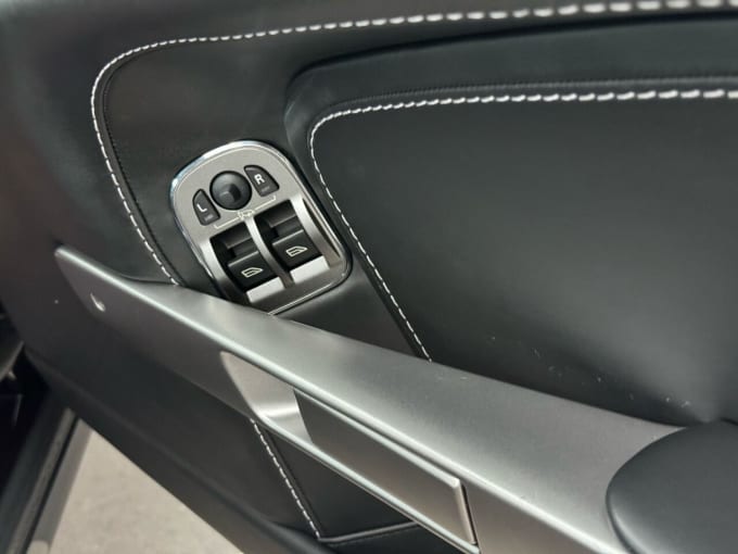 2025 Aston Martin Db9