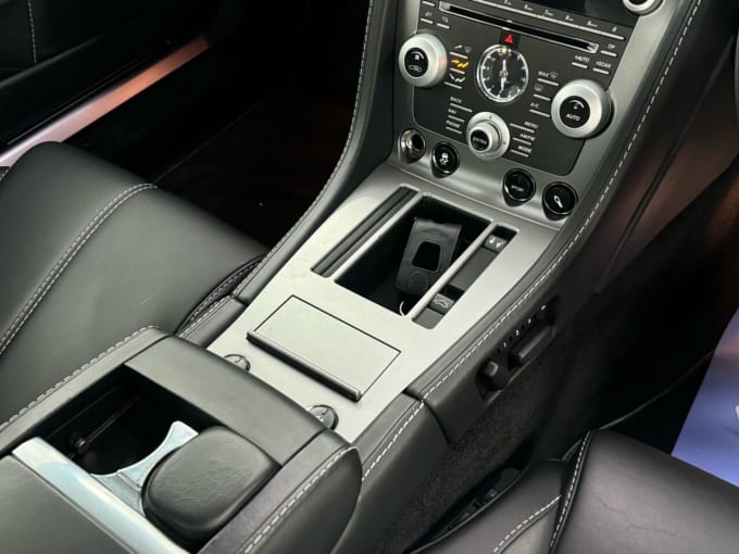 2025 Aston Martin Db9