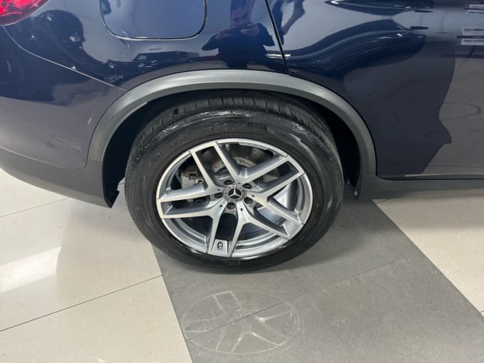 2025 Mercedes-benz Glc