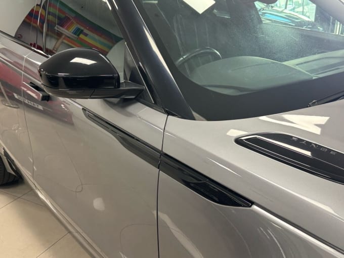 2025 Land Rover Range Rover Velar