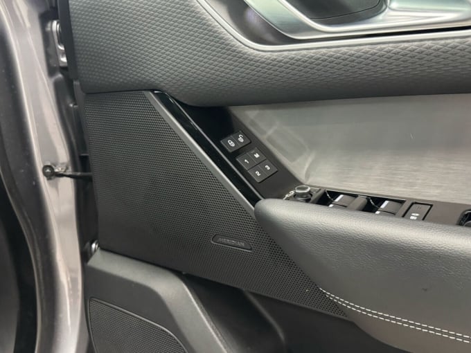 2025 Land Rover Range Rover Velar