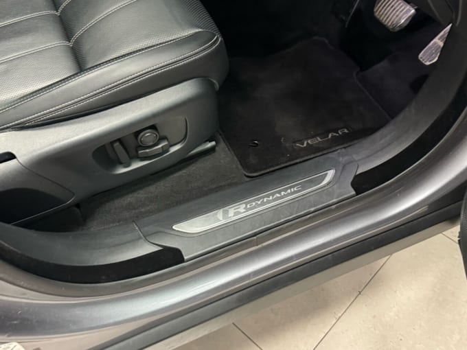 2025 Land Rover Range Rover Velar
