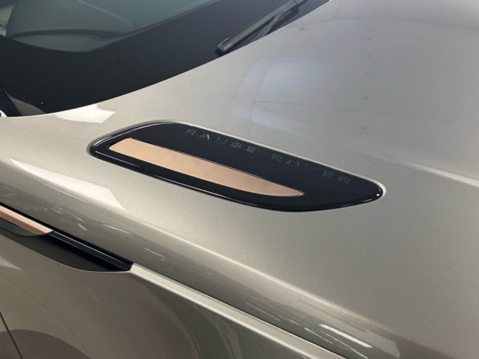 2025 Land Rover Range Rover Velar