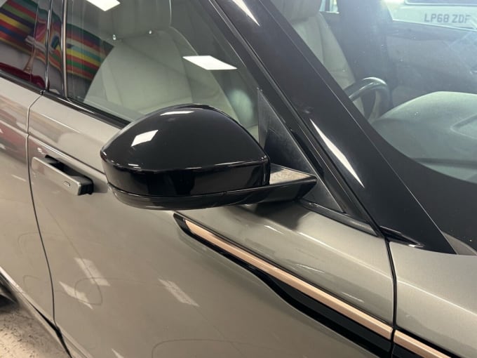 2025 Land Rover Range Rover Velar