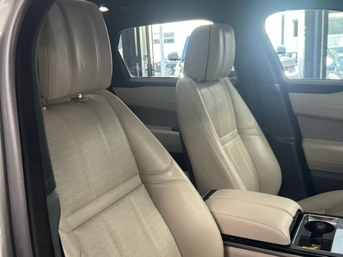 2025 Land Rover Range Rover Velar
