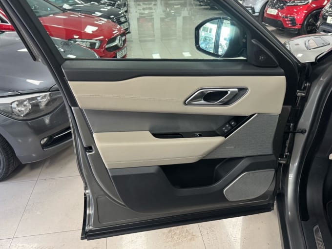 2025 Land Rover Range Rover Velar