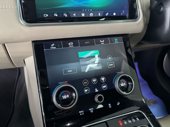 2025 Land Rover Range Rover Velar