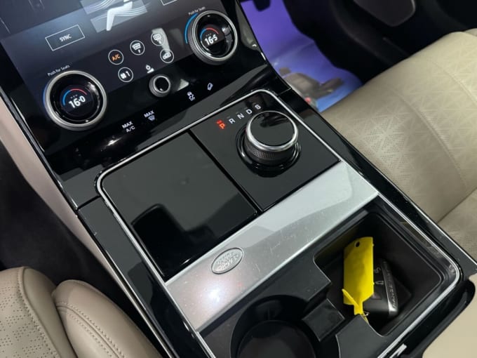 2025 Land Rover Range Rover Velar
