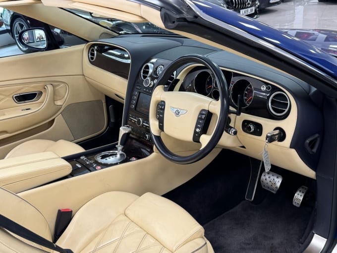 2025 Bentley Continental