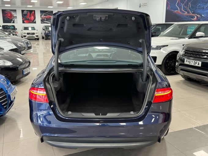2025 Jaguar Xe