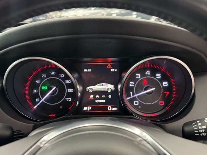 2025 Jaguar Xe