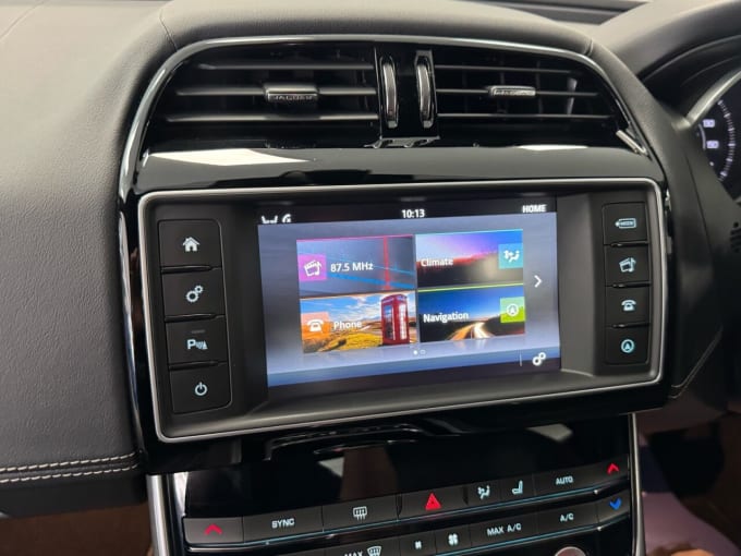 2025 Jaguar Xe
