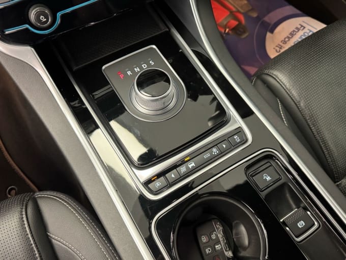 2025 Jaguar Xe