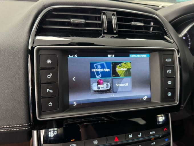 2025 Jaguar Xe