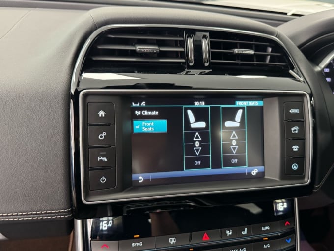 2025 Jaguar Xe