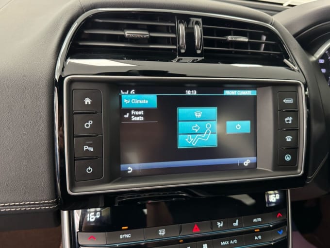 2025 Jaguar Xe