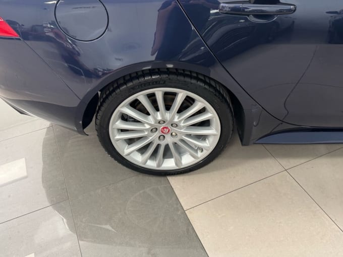 2025 Jaguar Xe