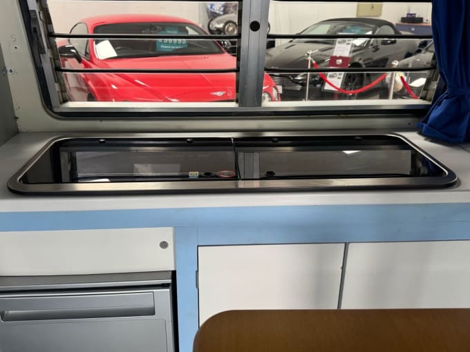 2025 Volkswagen Caravelle