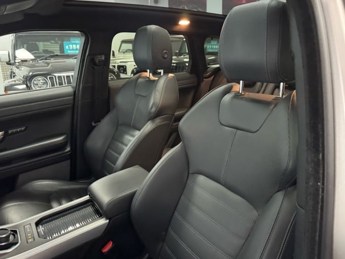 2025 Land Rover Range Rover Evoque